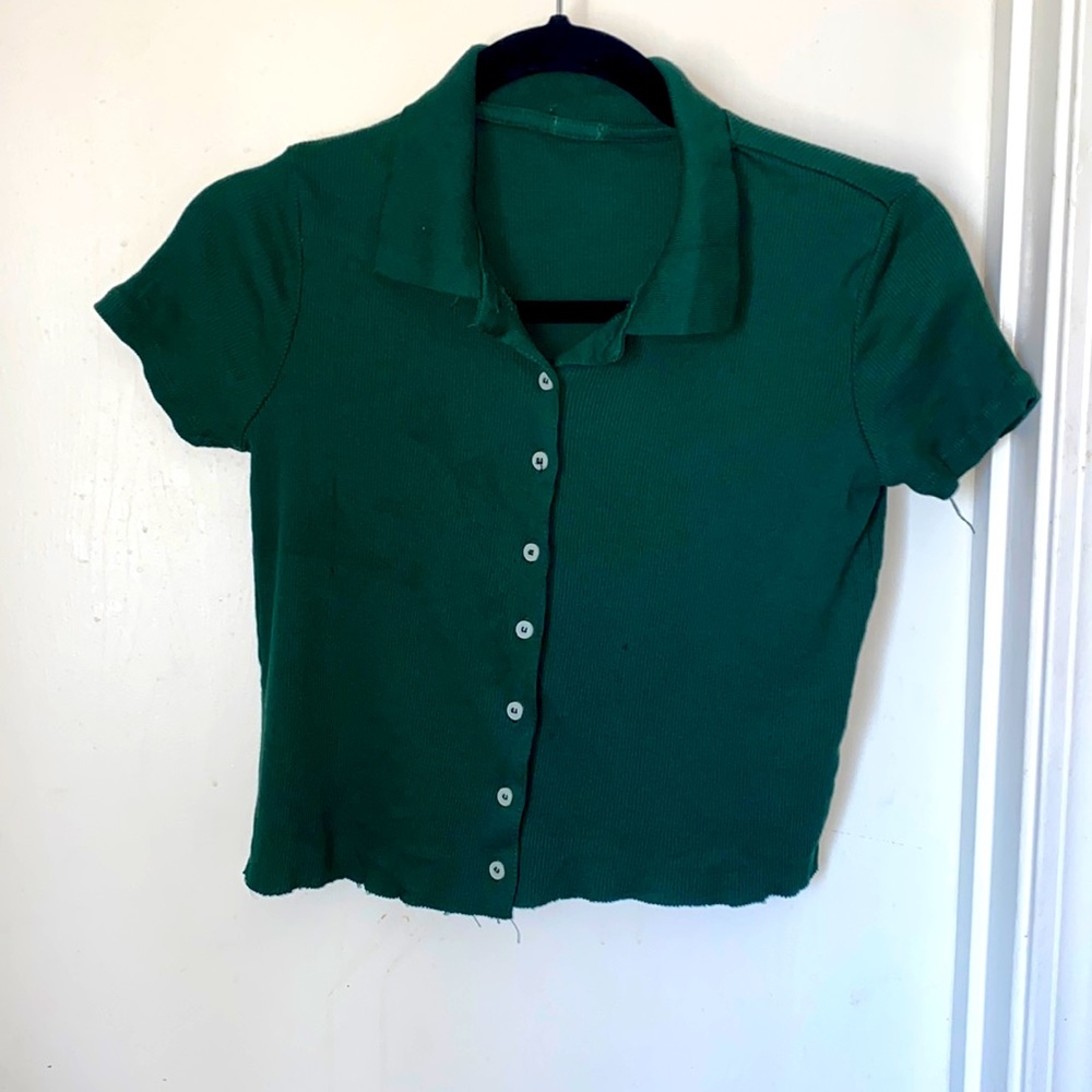 FOREST GREEN BUTTON DOWN CROP TOP